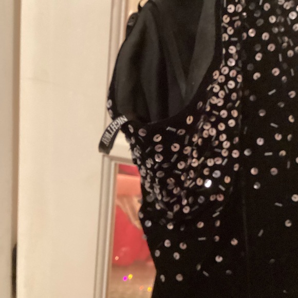 Beautiful velvet off the shoulder gown with sparkles - Picture 3 of 4